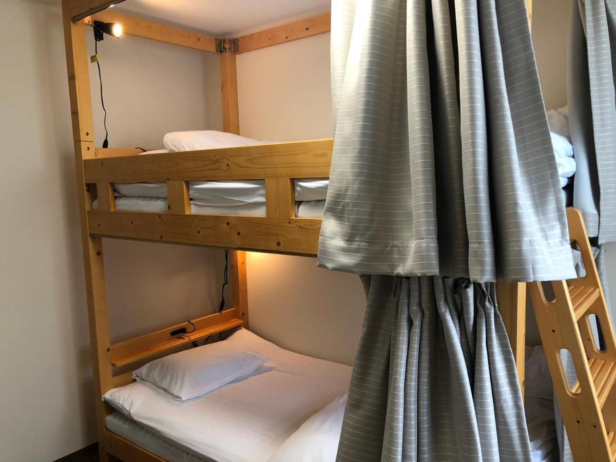 Swell Hostel Hyuga Buitenkant foto